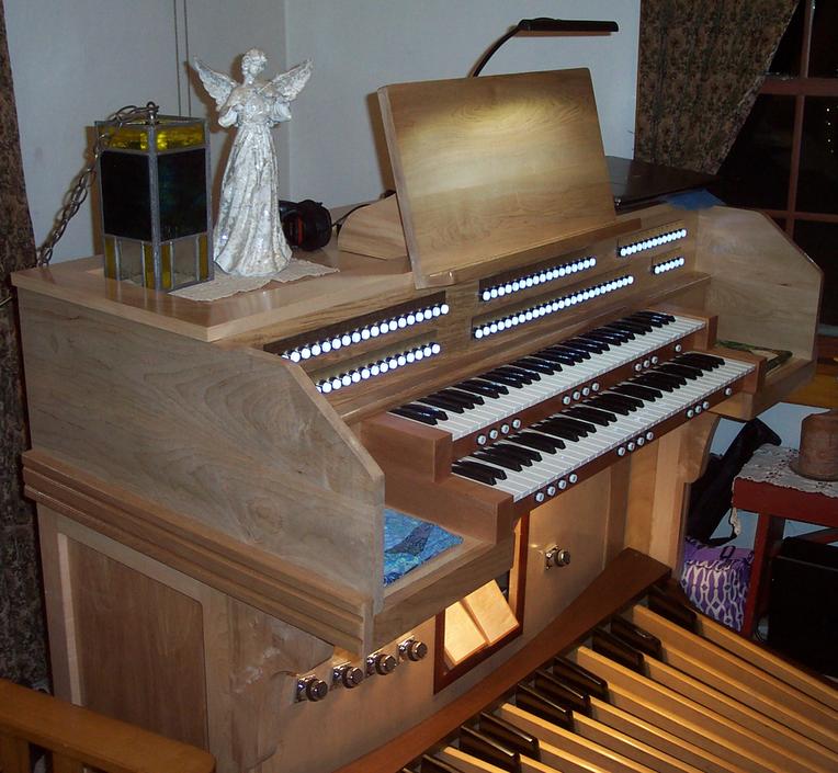 Hauptwerk organ console — wider view